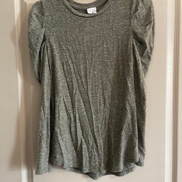 Green Ruffled Sweater - Picture 4 of 5